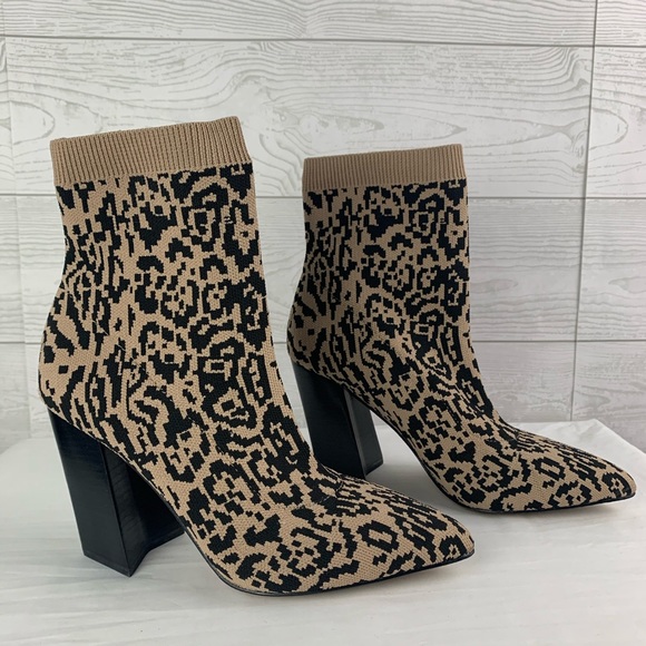 Nwot Vince Camuto Setillen Ankle Boots 